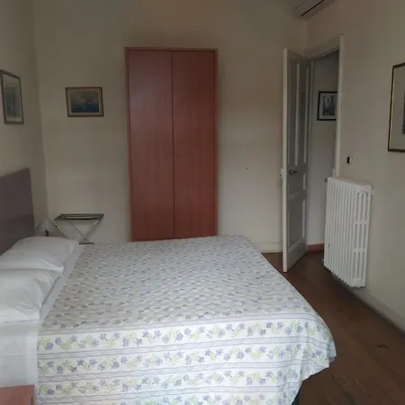 Lucciola Otel Bordighera