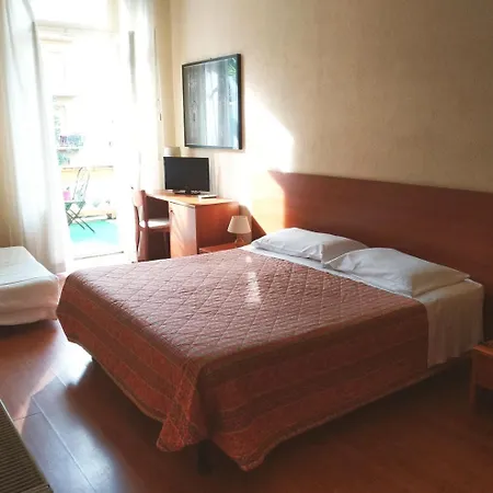 Lucciola Otel Bordighera