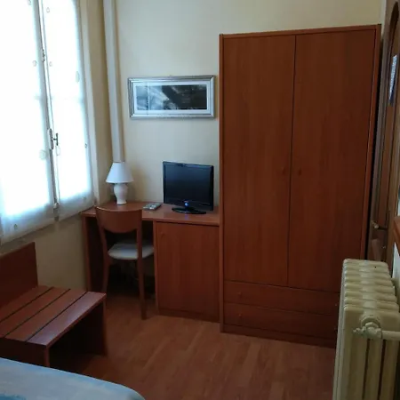 Lucciola Otel Bordighera