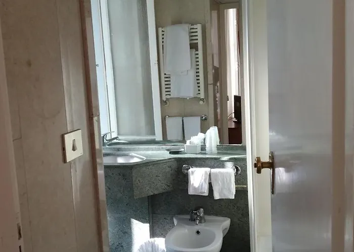 Lucciola Otel Bordighera