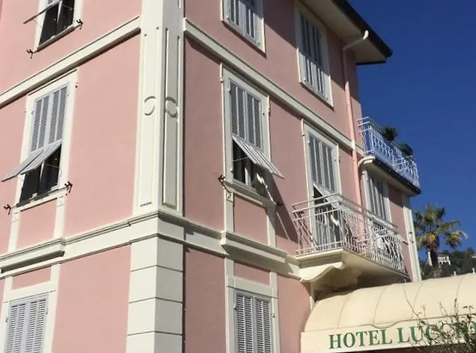 Otel Lucciola 3*