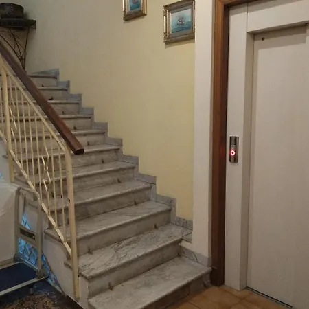 Отель Lucciola 3*