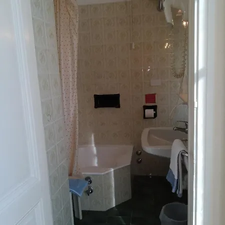 Lucciola Hotel 3*