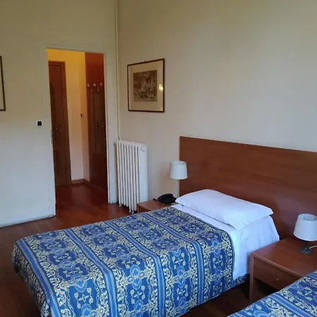 Lucciola Отель Бордигера