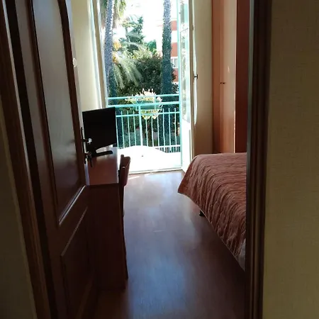 Lucciola Hotel 3*